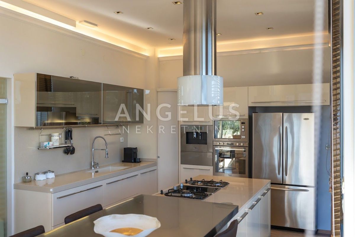 Hrvaška, Dubrovnik, Lapad – moderno penthouse 240m2 z bazenom