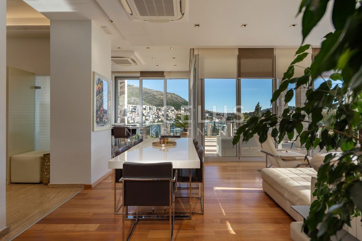 Hrvaška, Dubrovnik, Lapad – moderno penthouse 240m2 z bazenom
