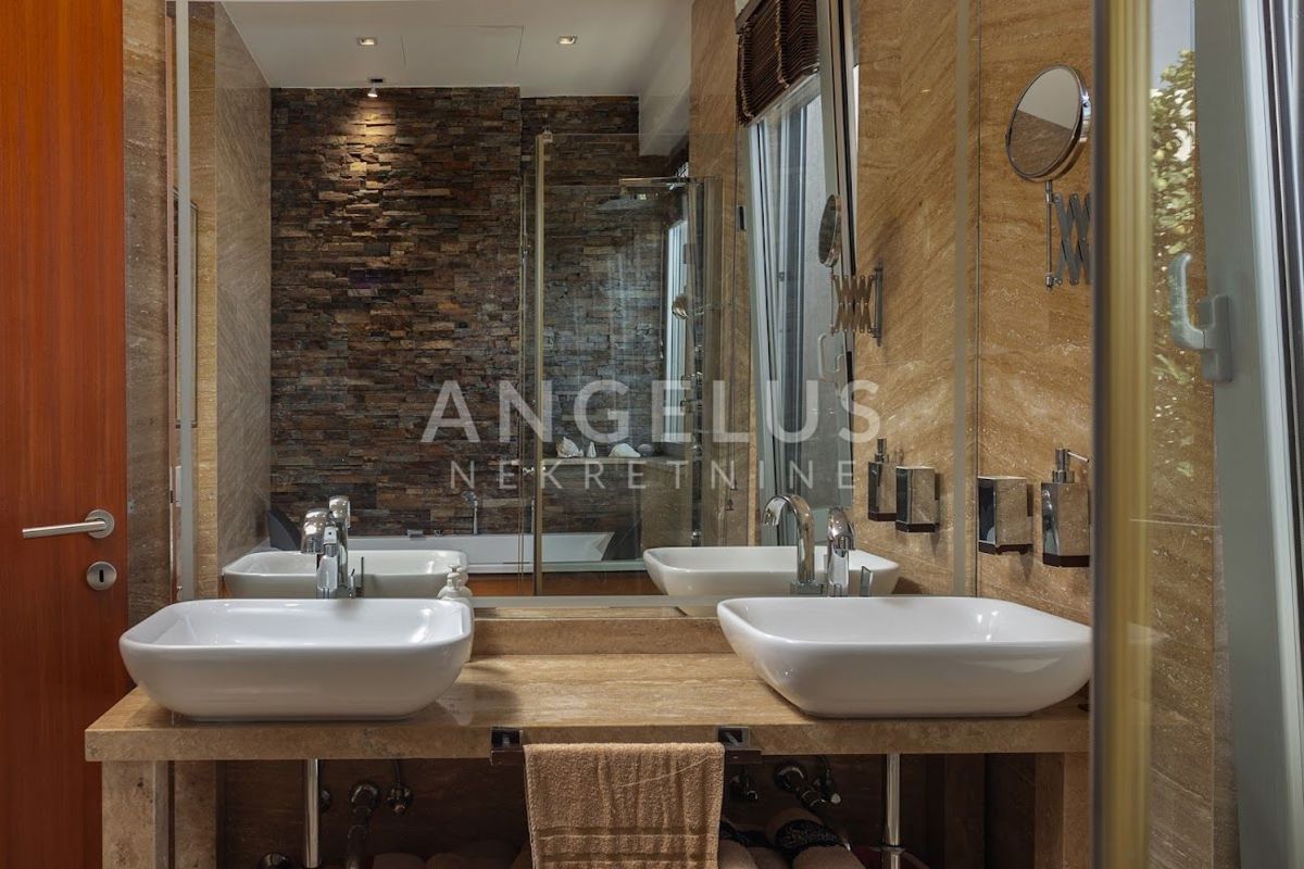 Hrvaška, Dubrovnik, Lapad – moderno penthouse 240m2 z bazenom