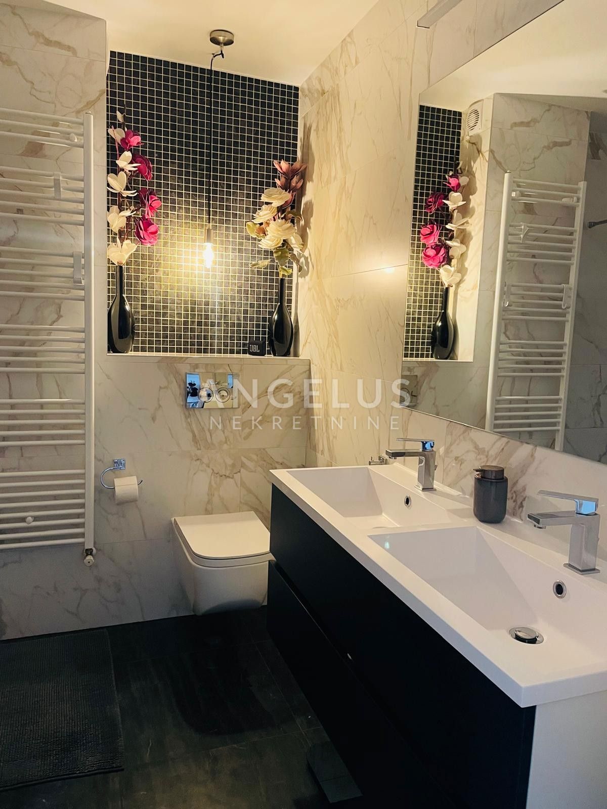 Zagreb, Vrhovec - prostorno družinsko stanovanje 115m2 + garaža