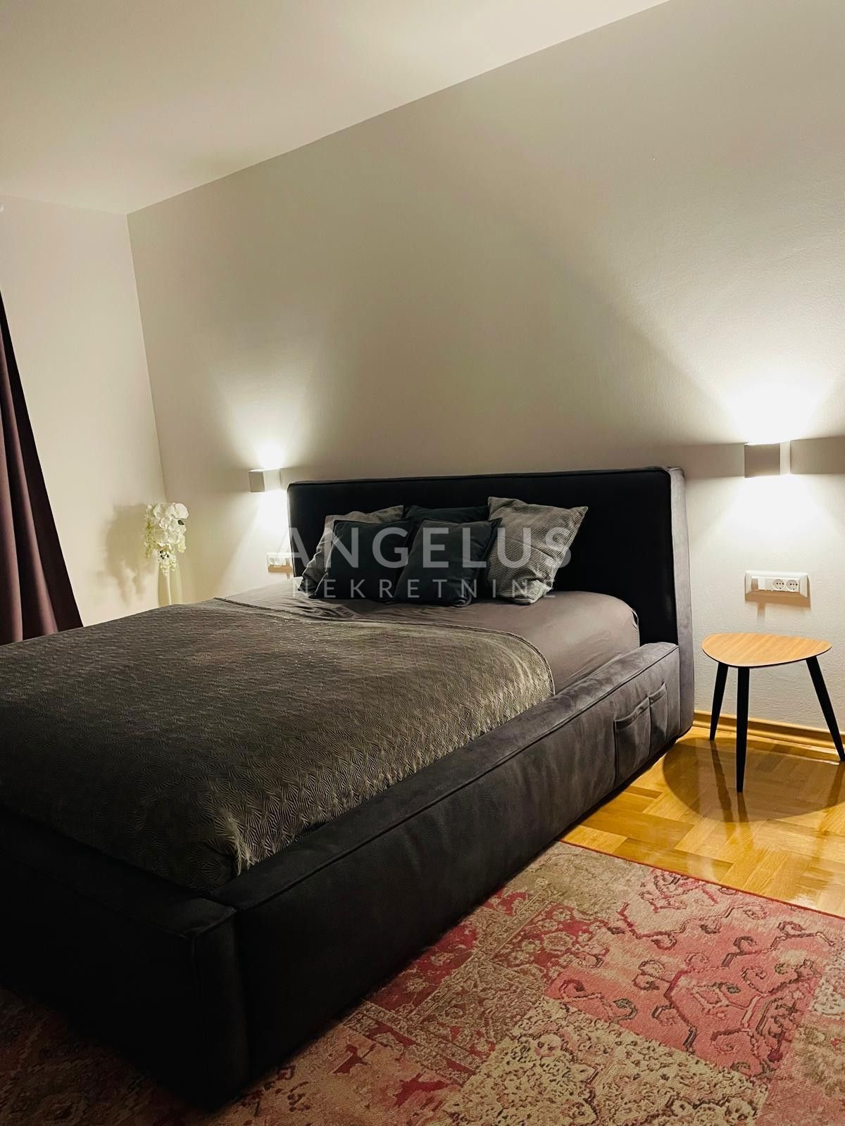 Zagreb, Vrhovec - prostorno družinsko stanovanje 115m2 + garaža