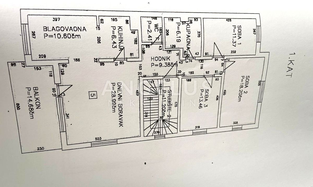 Zagreb, Vrhovec - prostorno družinsko stanovanje 115m2 + garaža