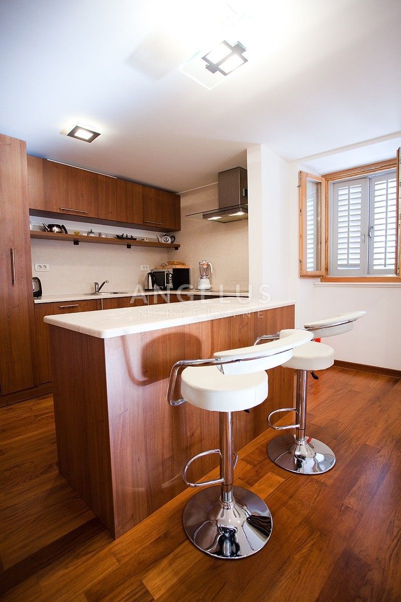 Hrvaška, Split, CENTER – Prestižno trisobno stanovanje v zgodovinskem središču Splita, NAPRODAJ