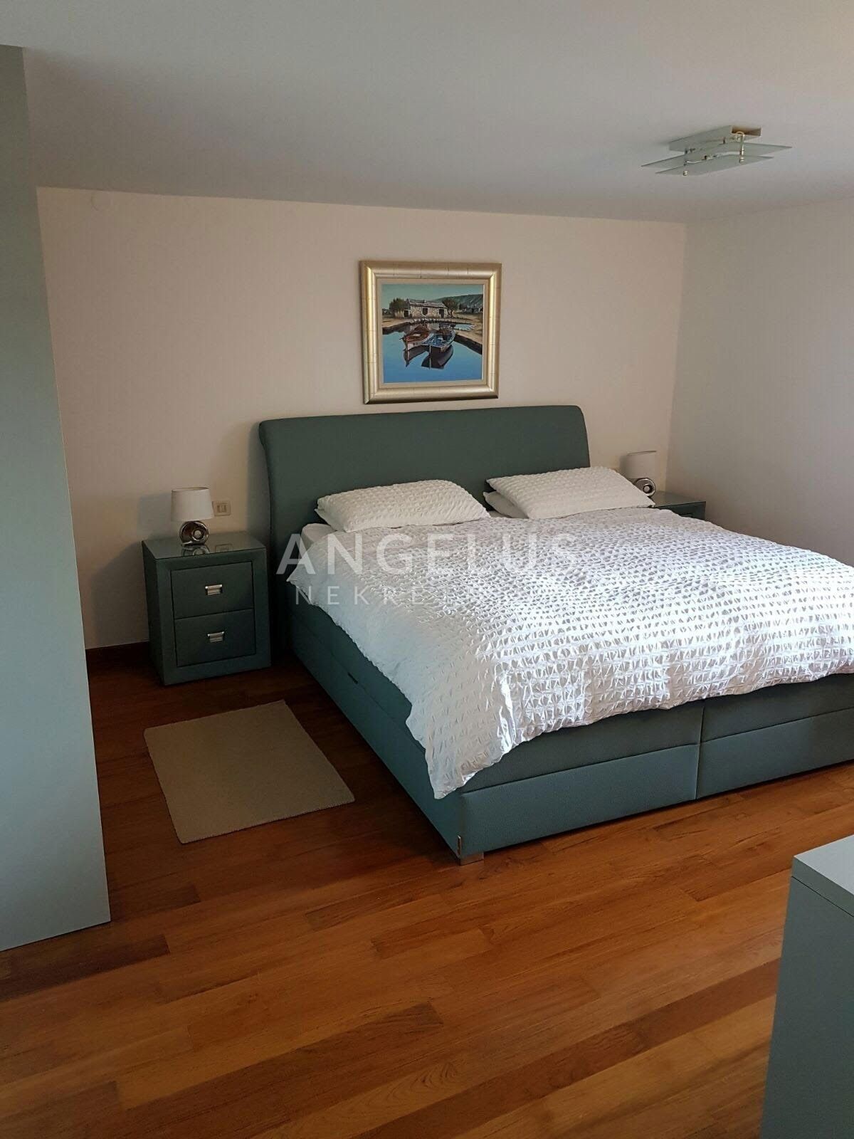 Hrvaška, Split, CENTER – Prestižno trisobno stanovanje v zgodovinskem središču Splita, NAPRODAJ