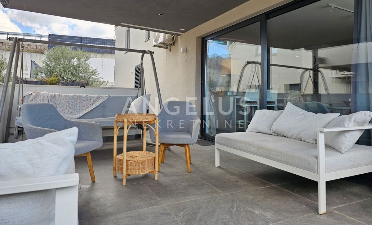 Brač, Sutivan - dvosobno stanovanje s teraso in pogledom na morje, 112m2, PRODAJA