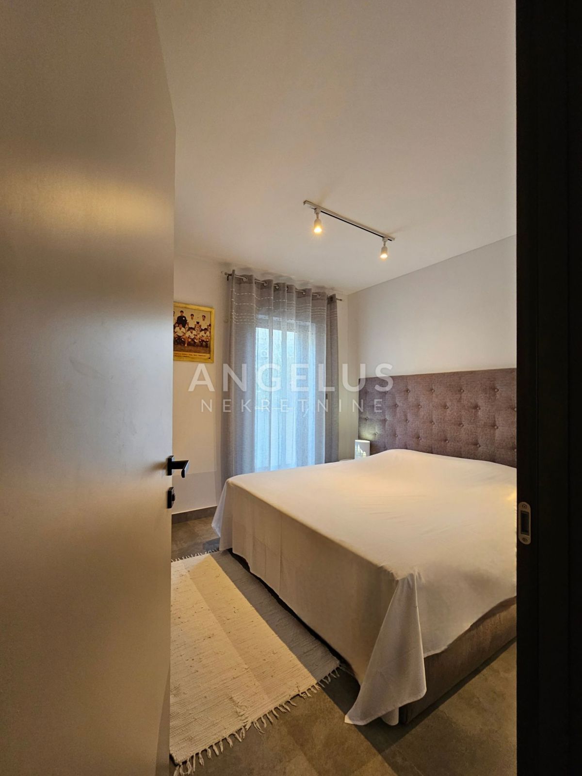 Brač, Sutivan - dvosobno stanovanje s teraso in pogledom na morje, 112m2, PRODAJA