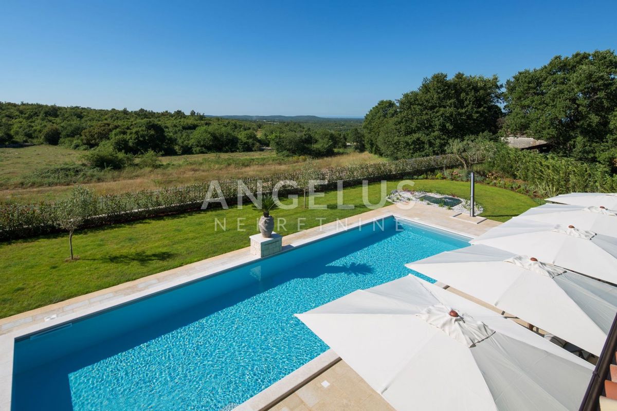 Istra - Ekskluzivna vila z bazenom in športnimi igrišči, 372 m2