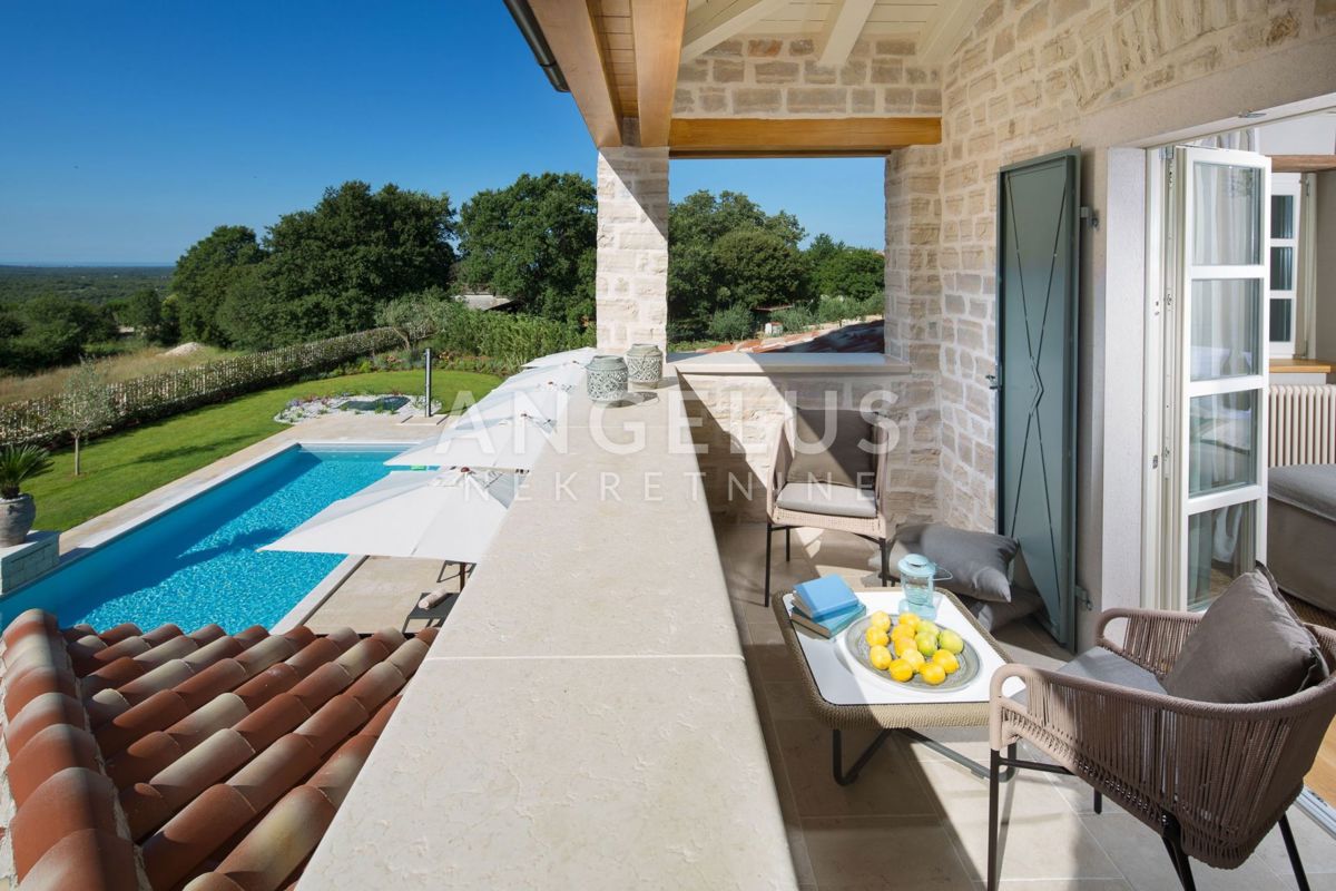 Istra - Ekskluzivna vila z bazenom in športnimi igrišči, 372 m2