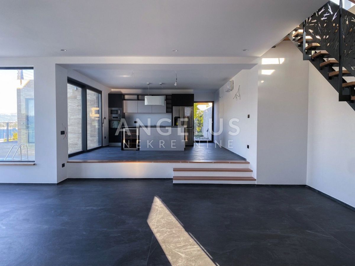 Čiovo - luksuzna vila z odprtim pogledom na morje, 320 m2