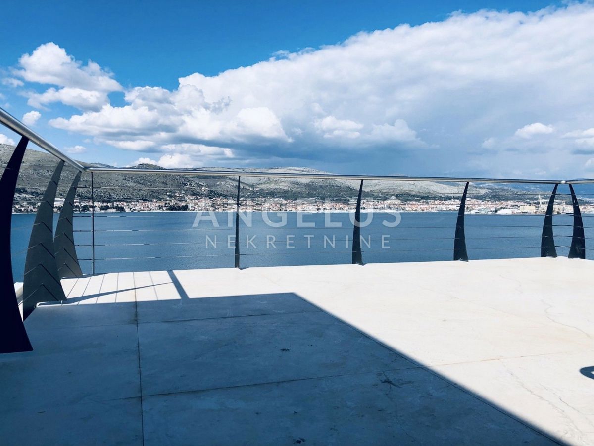 Čiovo - luksuzna vila z odprtim pogledom na morje, 320 m2