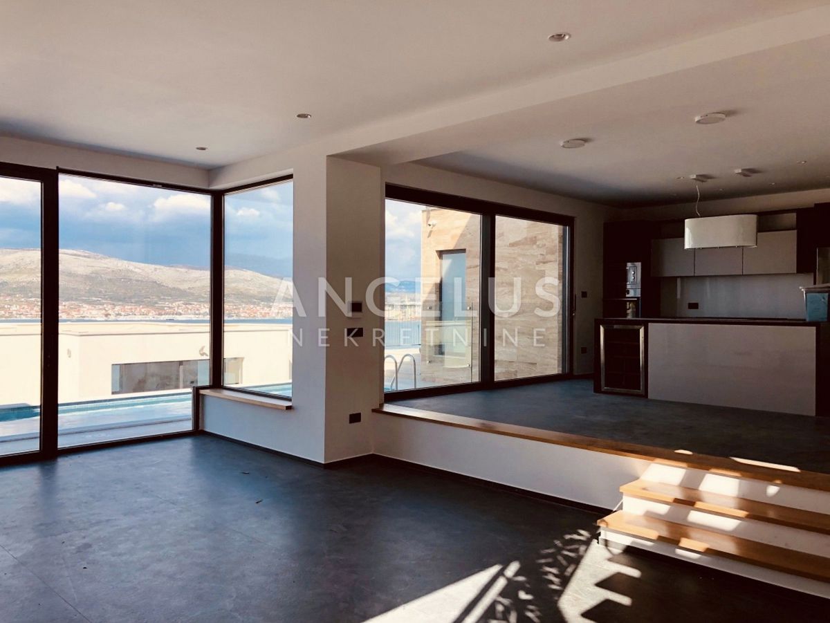 Čiovo - luksuzna vila z odprtim pogledom na morje, 320 m2
