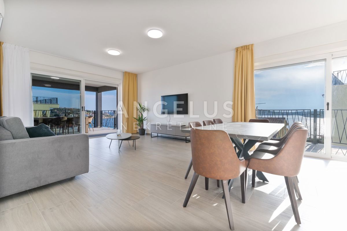 Hrvaška, Sevid - čudovit apartma na atraktivni lokaciji s pogledom na morje, 127.75 m
