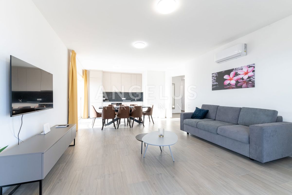 Hrvaška, Sevid - čudovit apartma na atraktivni lokaciji s pogledom na morje, 127.75 m