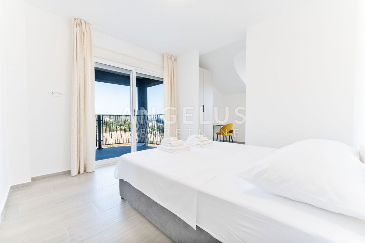 Hrvaška, Sevid - čudovit apartma na atraktivni lokaciji s pogledom na morje, 127.75 m