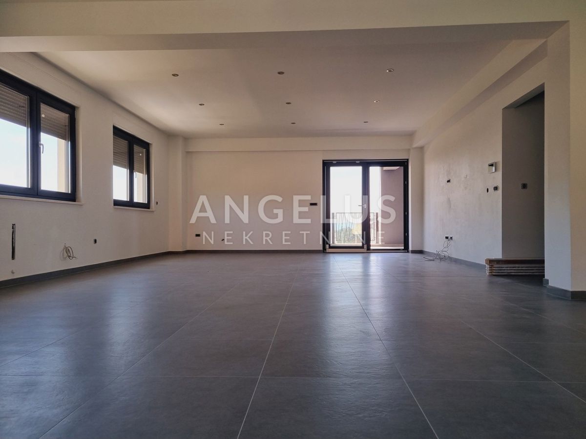 Hrvaška, Šibenik, Šubićevac - luksuzen apartma z bazenom in vrtom, 125 m2