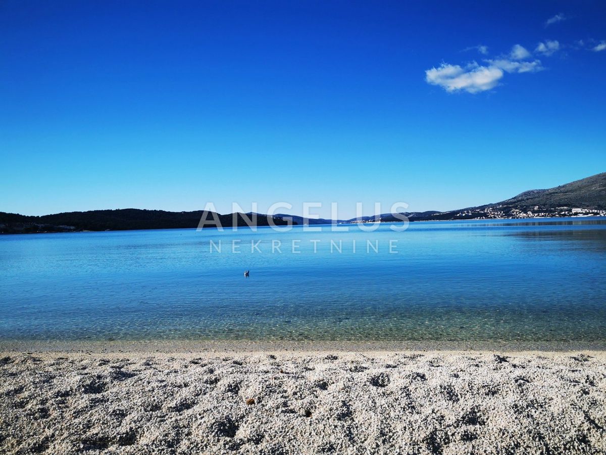 Hrvaška, Trogir, Čiovo - novozgrajeno stanovanje z vrtom in čudovitim pogledom na morje, 85,10 m2 ​