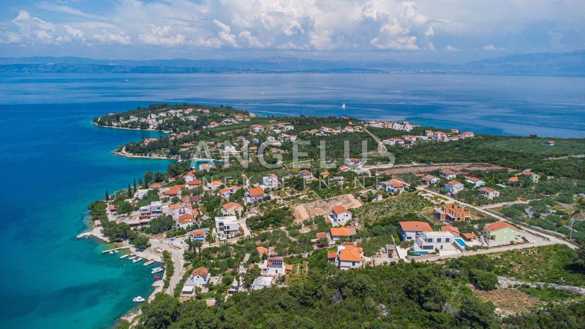 Solta, Nečujam - zazidljivo zemlj. v bližini morja, 850 m2