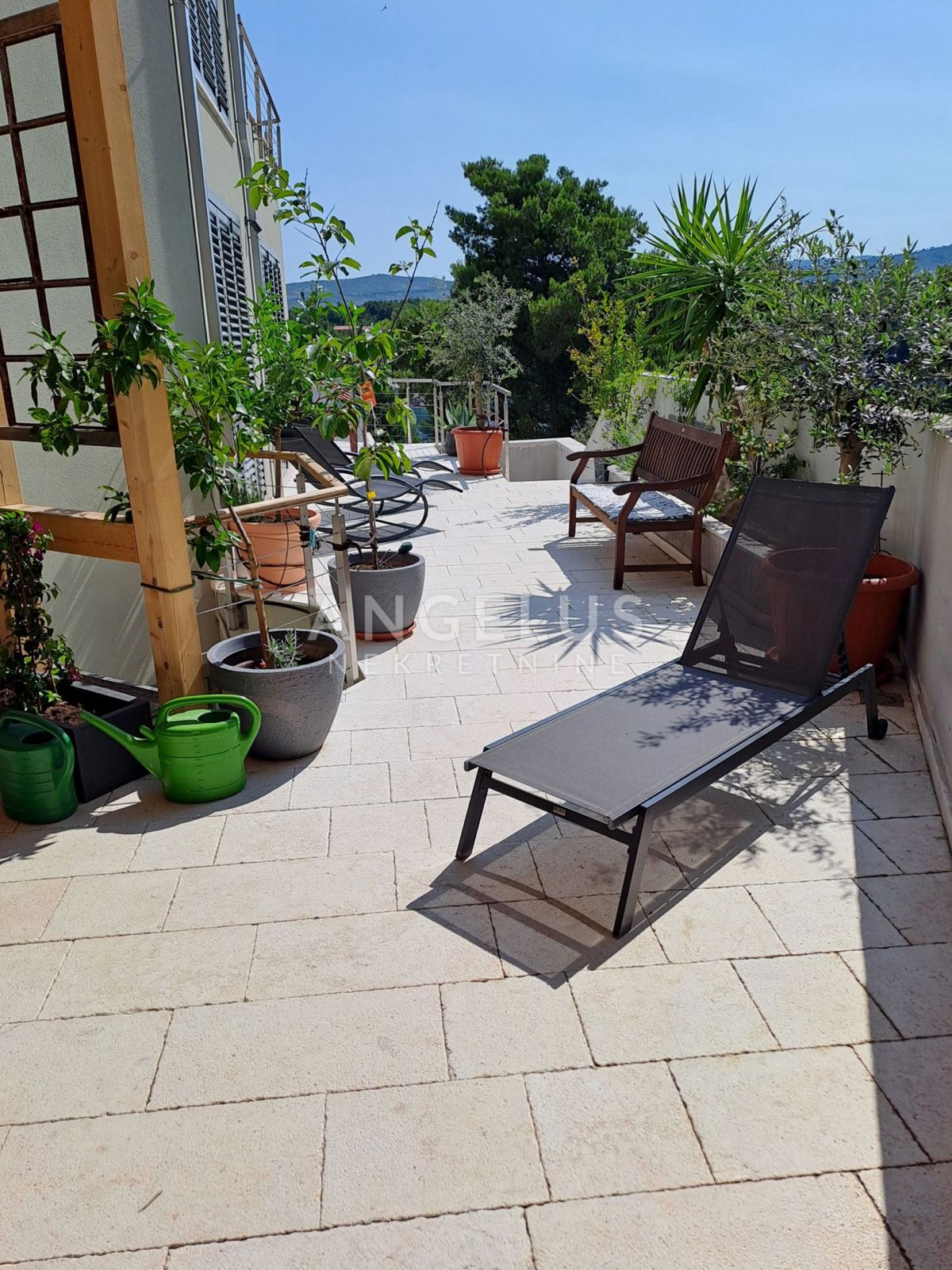 Brac, Milna - novozgrajena hiša z bazenom, PRODAJA