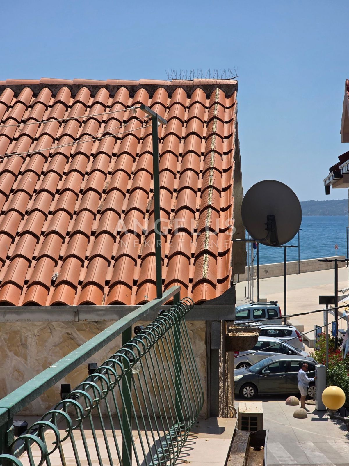 Kaštel Stari - kamnita hiša blizu morja