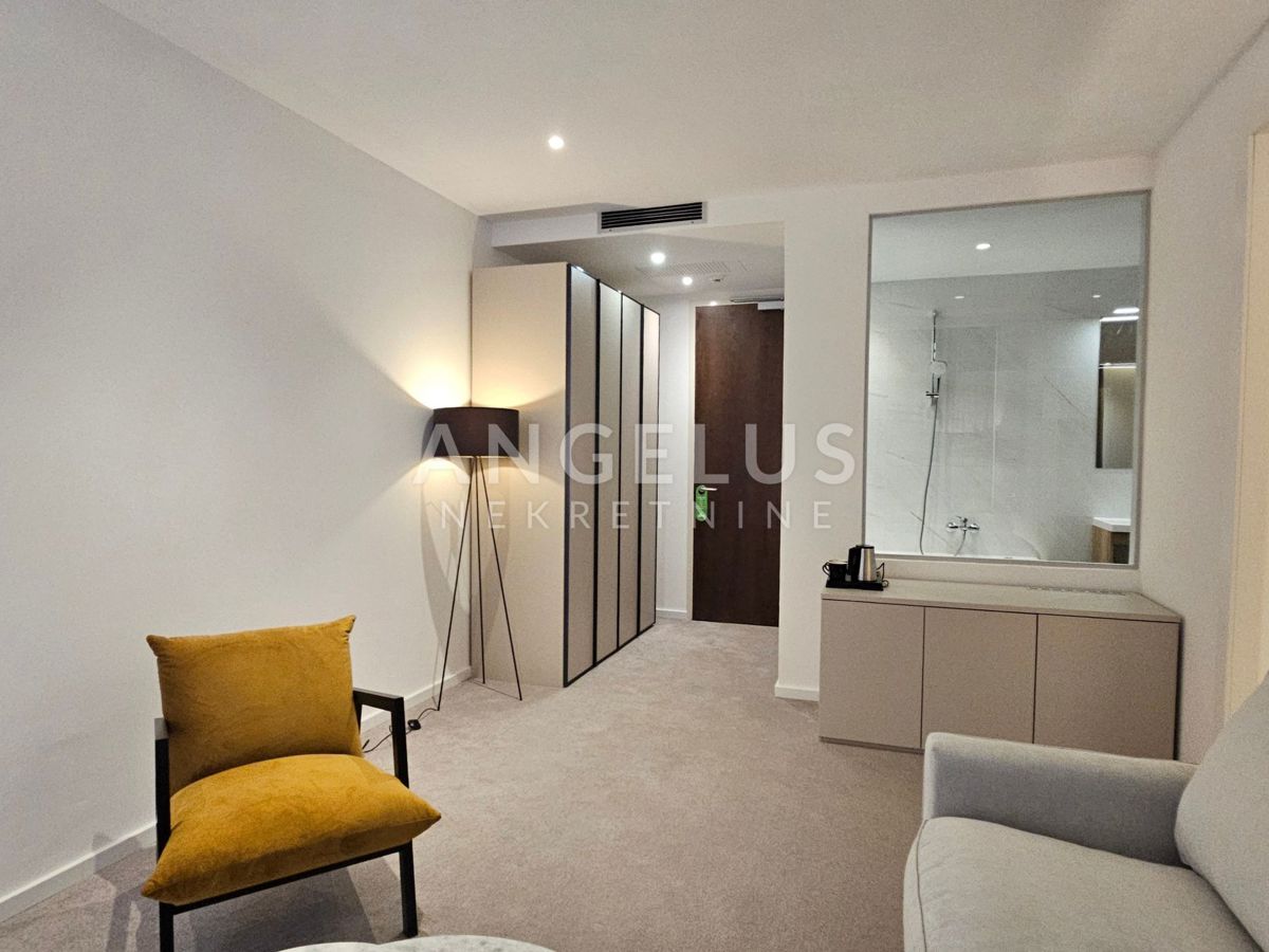 Hrvaška, Kaštel Štafilić - Luksuzni hotel**** z restavracijo in bazenom, NAPRODAJ