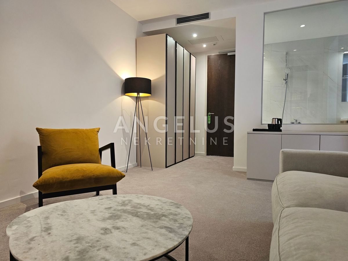 Hrvaška, Kaštel Štafilić - Luksuzni hotel**** z restavracijo in bazenom, NAPRODAJ