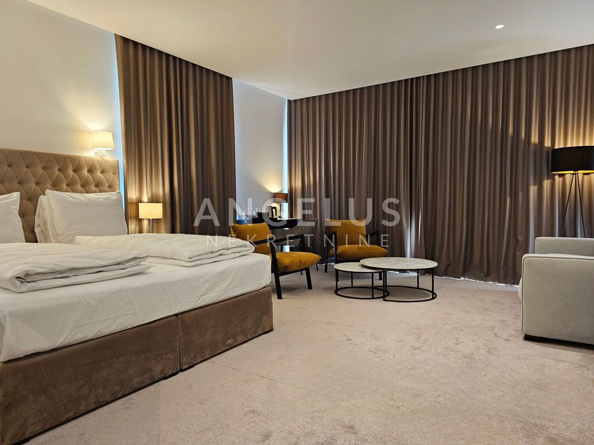 Hrvaška, Kaštel Štafilić - Luksuzni hotel**** z restavracijo in bazenom, NAPRODAJ