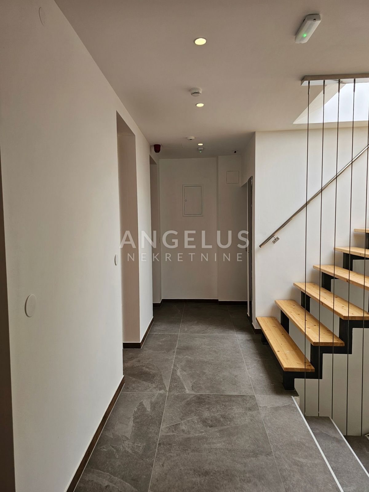 Hrvaška, Kaštel Štafilić - Luksuzni hotel**** z restavracijo in bazenom, NAPRODAJ