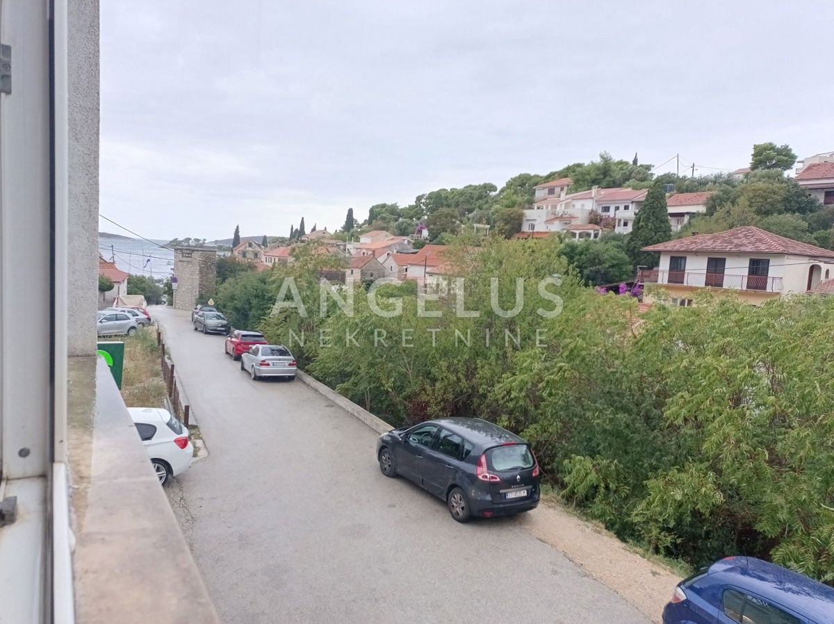 Šolta, Maslinica - enosobno stanovanje v središču Maslinice, 43 m2 PRODAJA