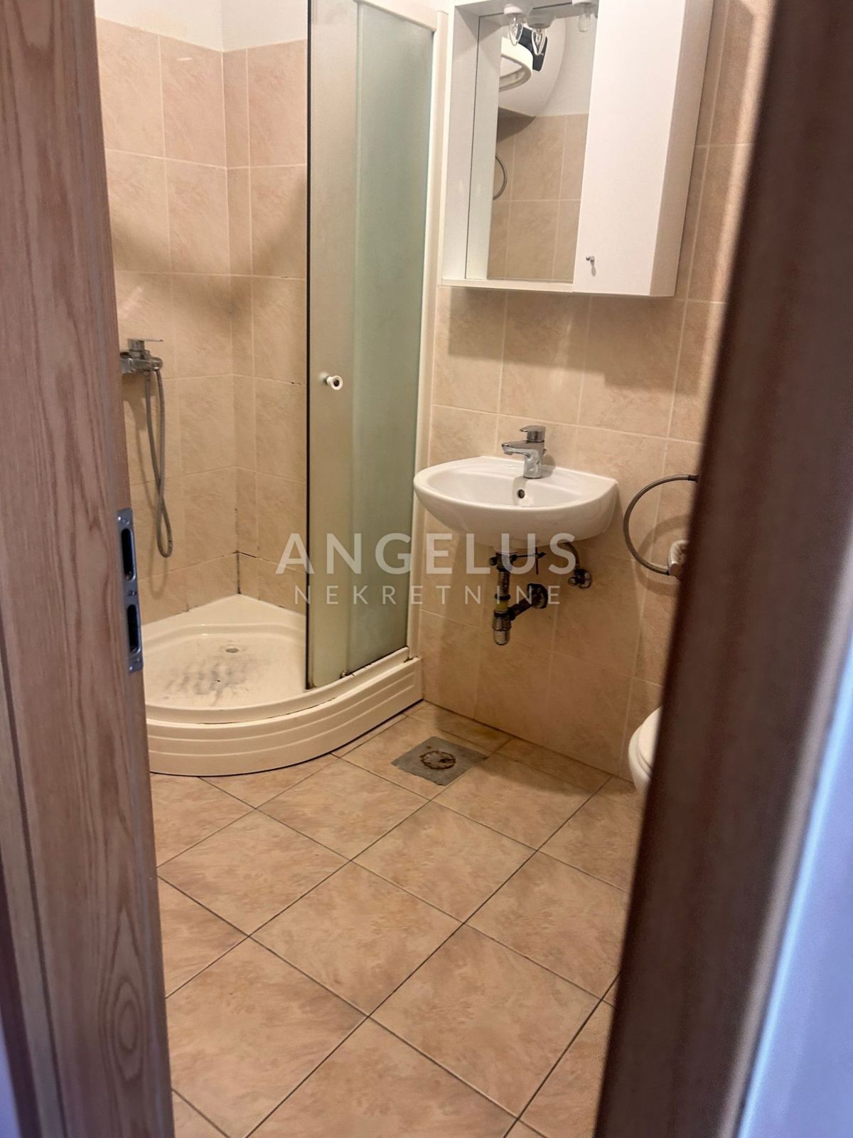 Šolta, Maslinica - enosobno stanovanje v središču Maslinice, 43 m2 PRODAJA