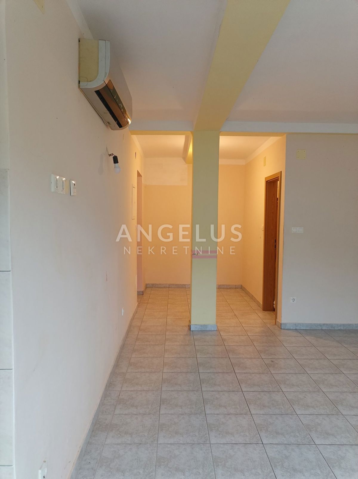 Šolta, Maslinica - enosobno stanovanje v središču Maslinice, 43 m2 PRODAJA