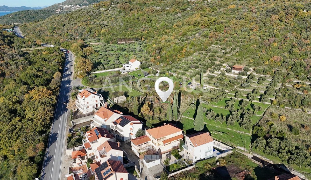Hrvaška, Dubrovnik, Zaton – gradbeno zemljišče 2.160 m² v neposredni bližini glavne ceste