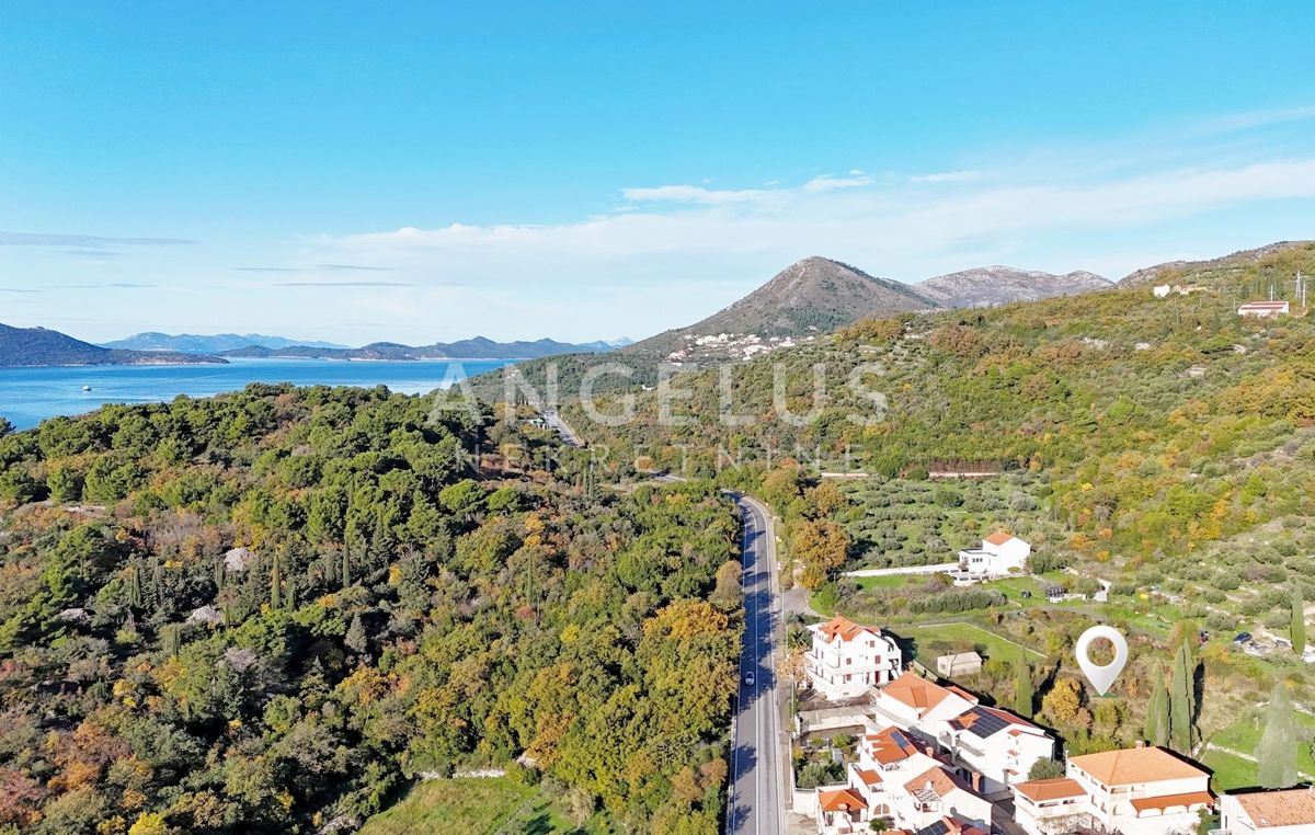 Hrvaška, Dubrovnik, Zaton – gradbeno zemljišče 2.160 m² v neposredni bližini glavne ceste