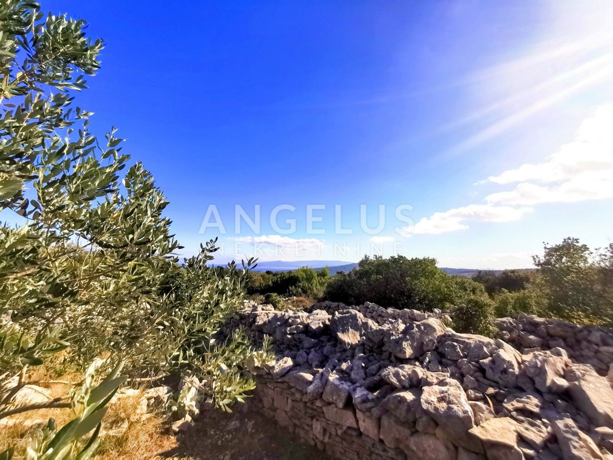 Šolta, Grohote - gradbeno zemljišče v mirnem delu otoka, PRODAJA