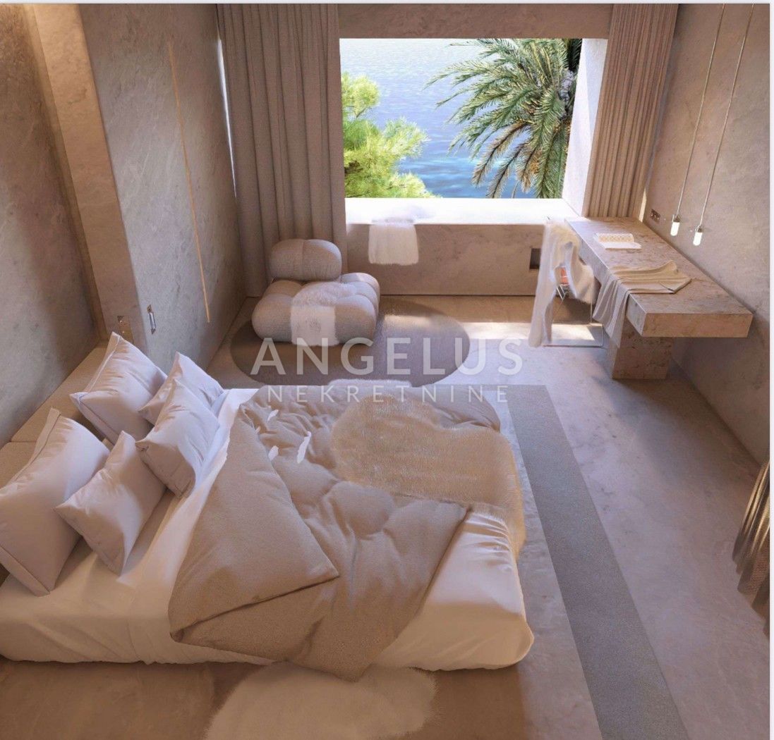 Hrvaška, Brač, Postira - EKSKLUZIVNO gradbeno zemljišče v prvi vrsti do morja s projektom, NAPRODAJ