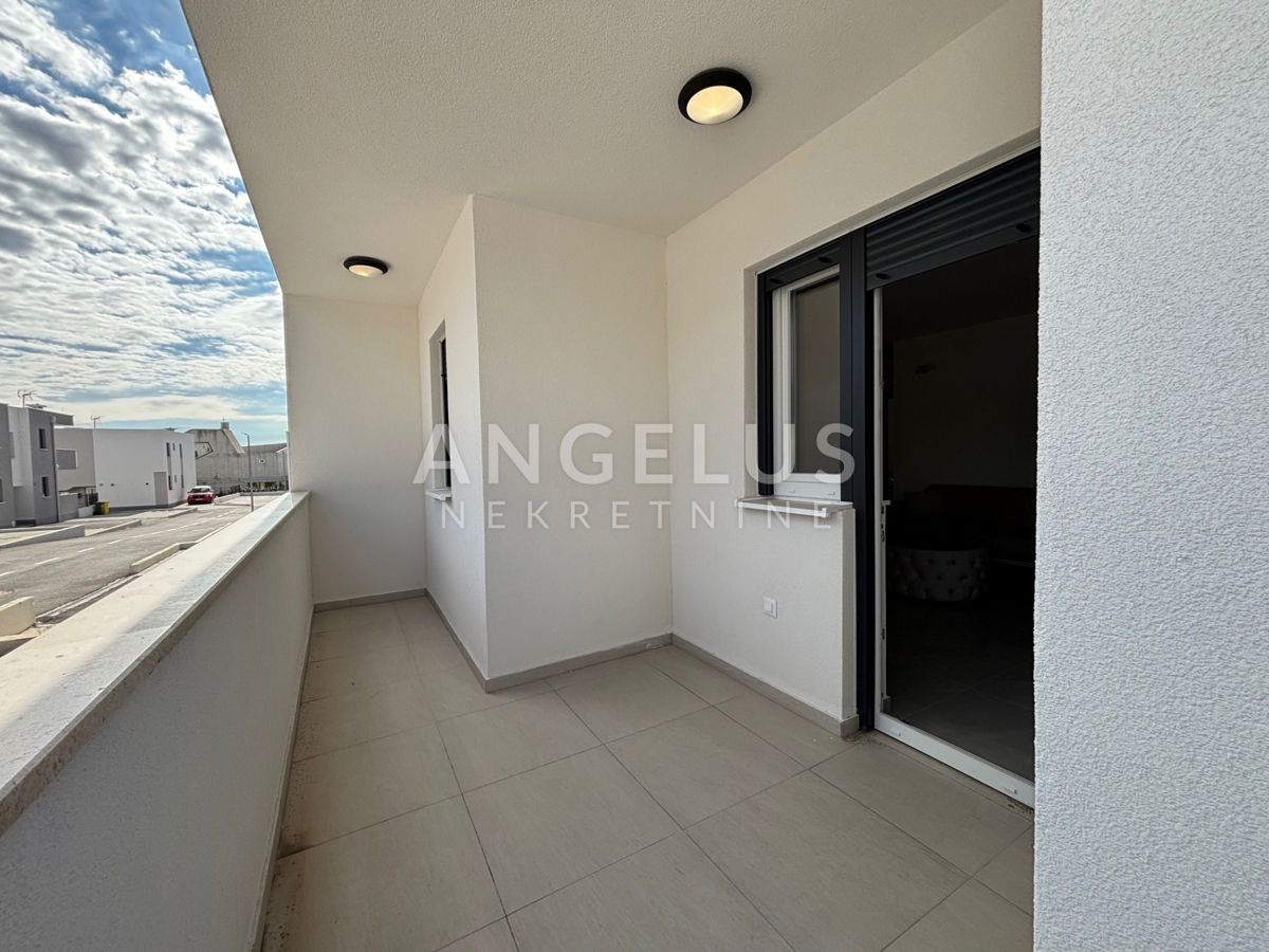 Hrvaška, Kaštel Štafilić - Dvosobno stanovanje s parkirnim mestom, PRODAMO