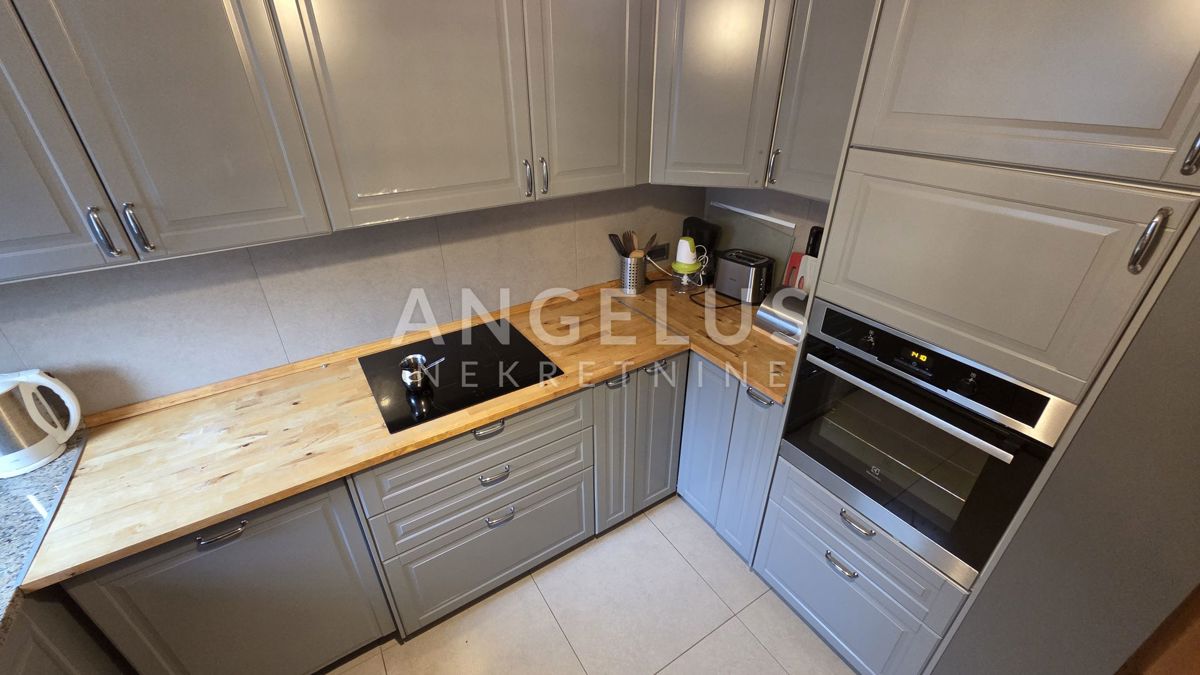 Kvarner, Ičići - apartma s pogledom na morje, 80m2, prodamo!