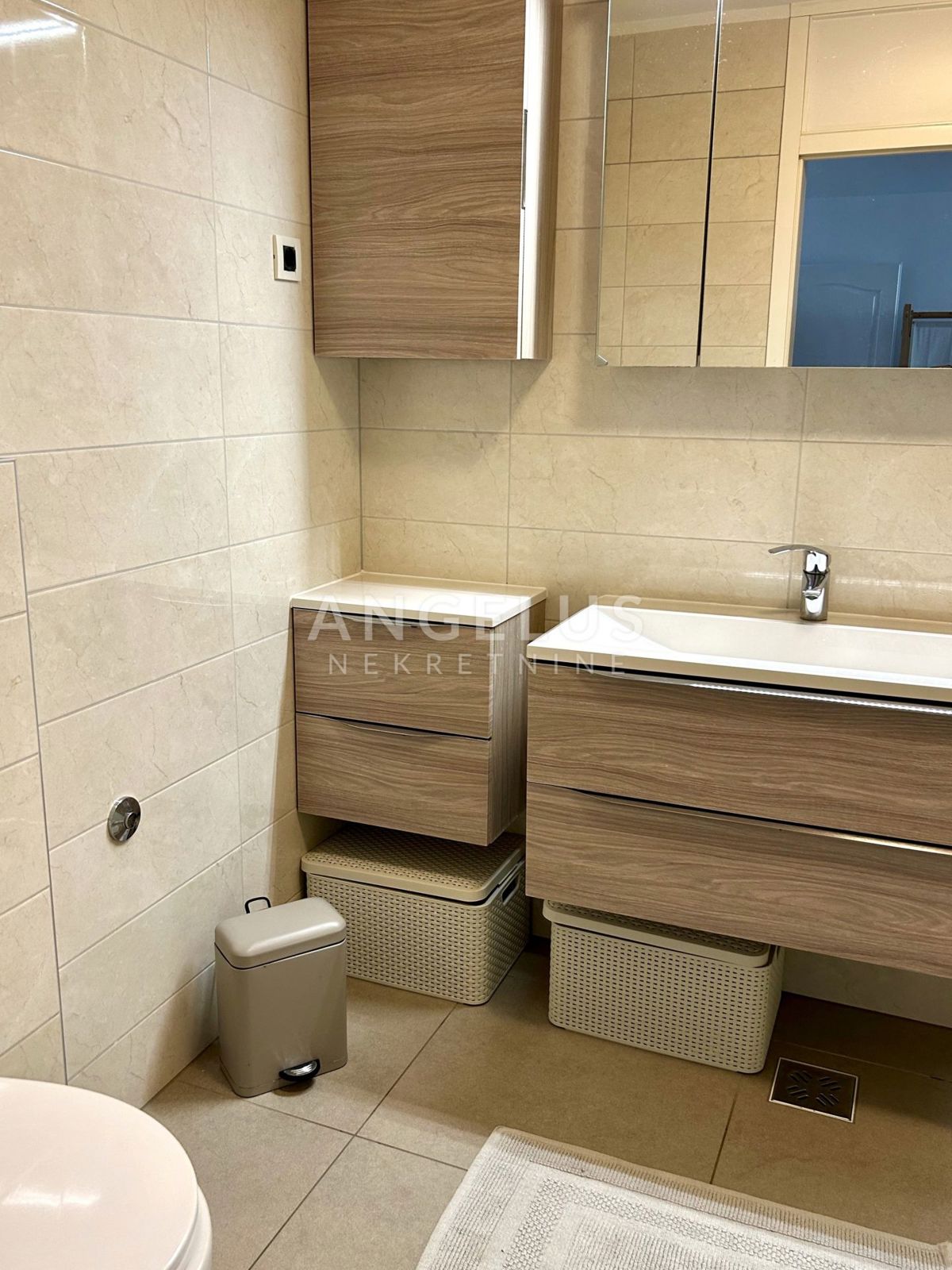 Kvarner, Ičići - apartma s pogledom na morje, 80m2, prodamo!