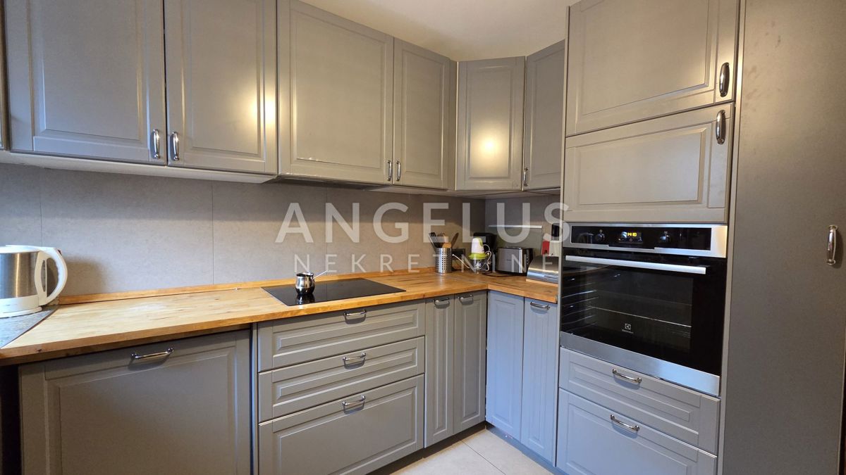 Kvarner, Ičići - apartma s pogledom na morje, 80m2, prodamo!