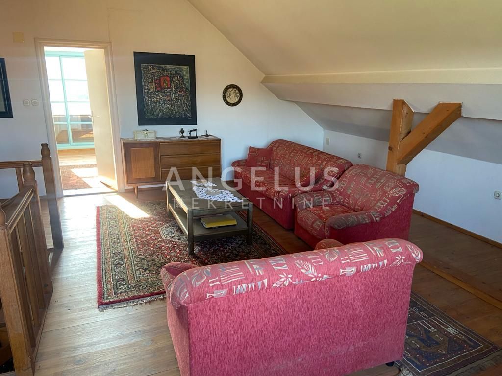 Slunj, Barilovići - Avtohtona posest s hrastovimi hišami, 2500m2