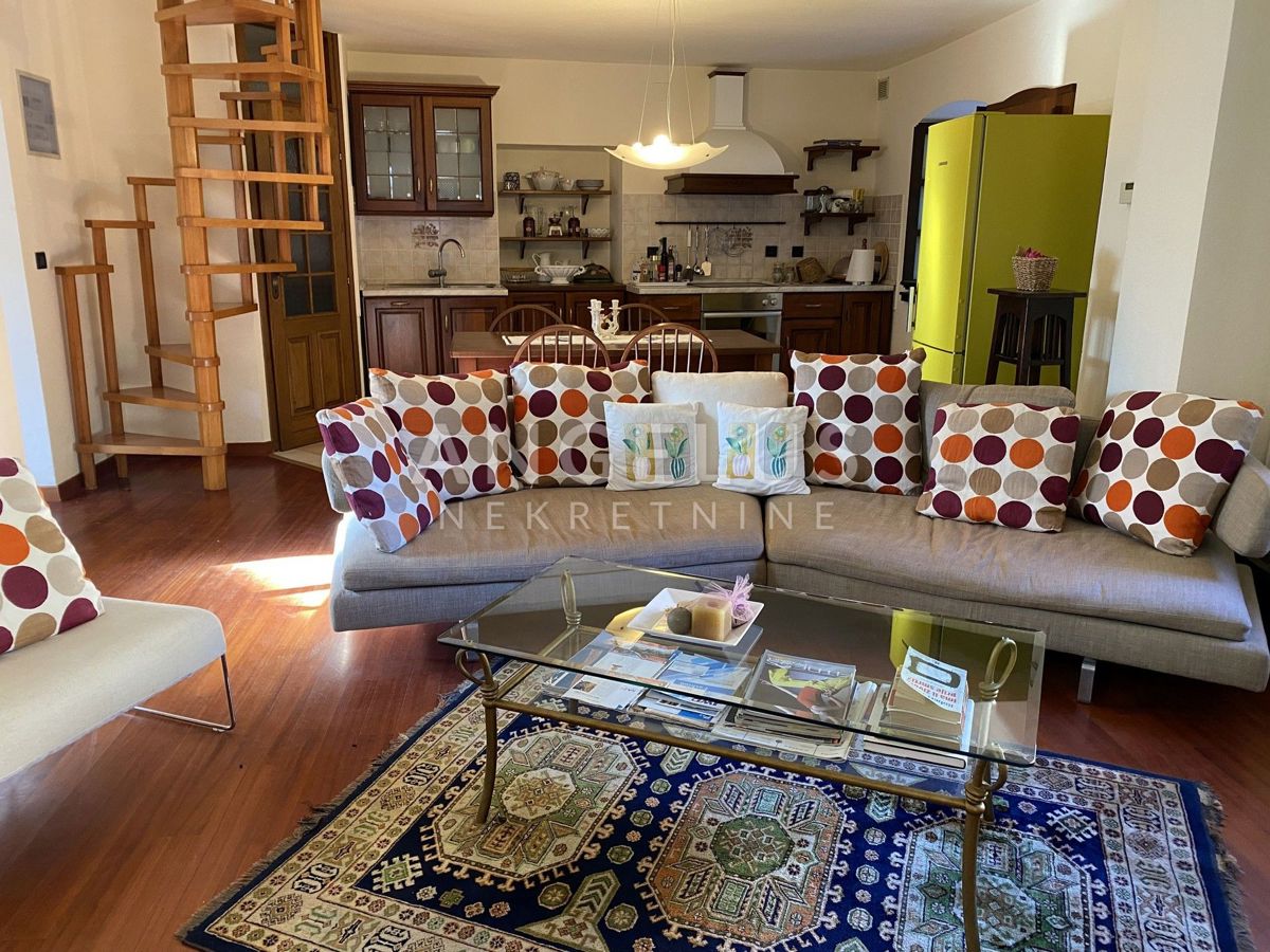 Hrvaška, Hvar, Jelsa - lepa kamnita hiša v centru blizu morja, 185 m2