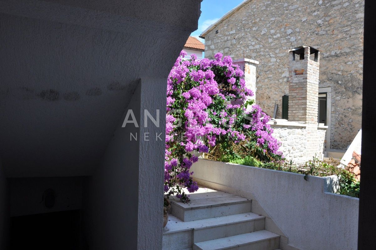 Hrvaška, Hvar, Jelsa - lepa kamnita hiša v centru blizu morja, 185 m2