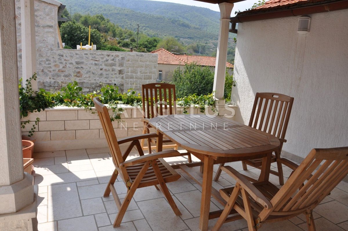 Hrvaška, Hvar, Jelsa - lepa kamnita hiša v centru blizu morja, 185 m2