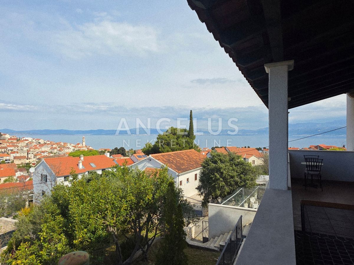 Bracč, Sutivan - hiša z odprtim pogledom na morje, PRODAMO