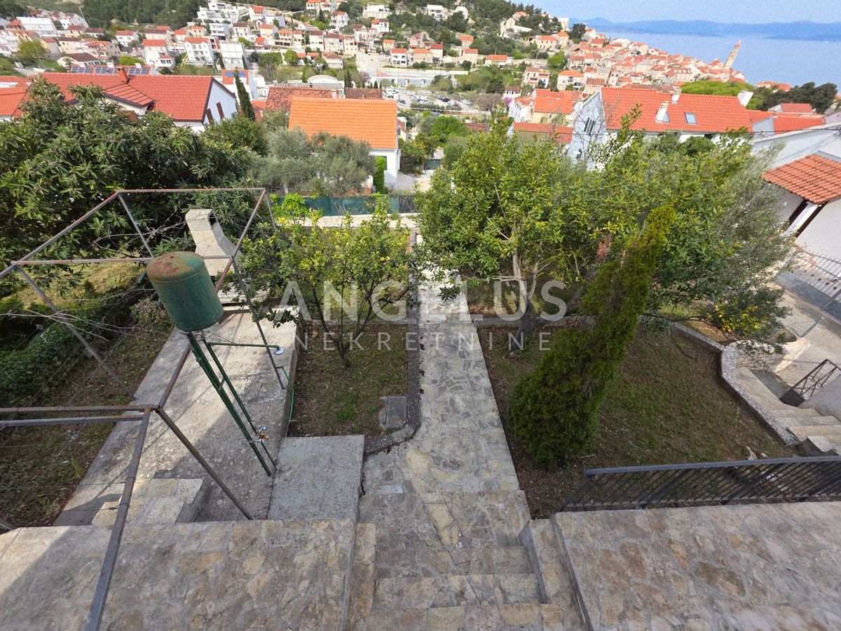 Bracč, Sutivan - hiša z odprtim pogledom na morje, PRODAMO