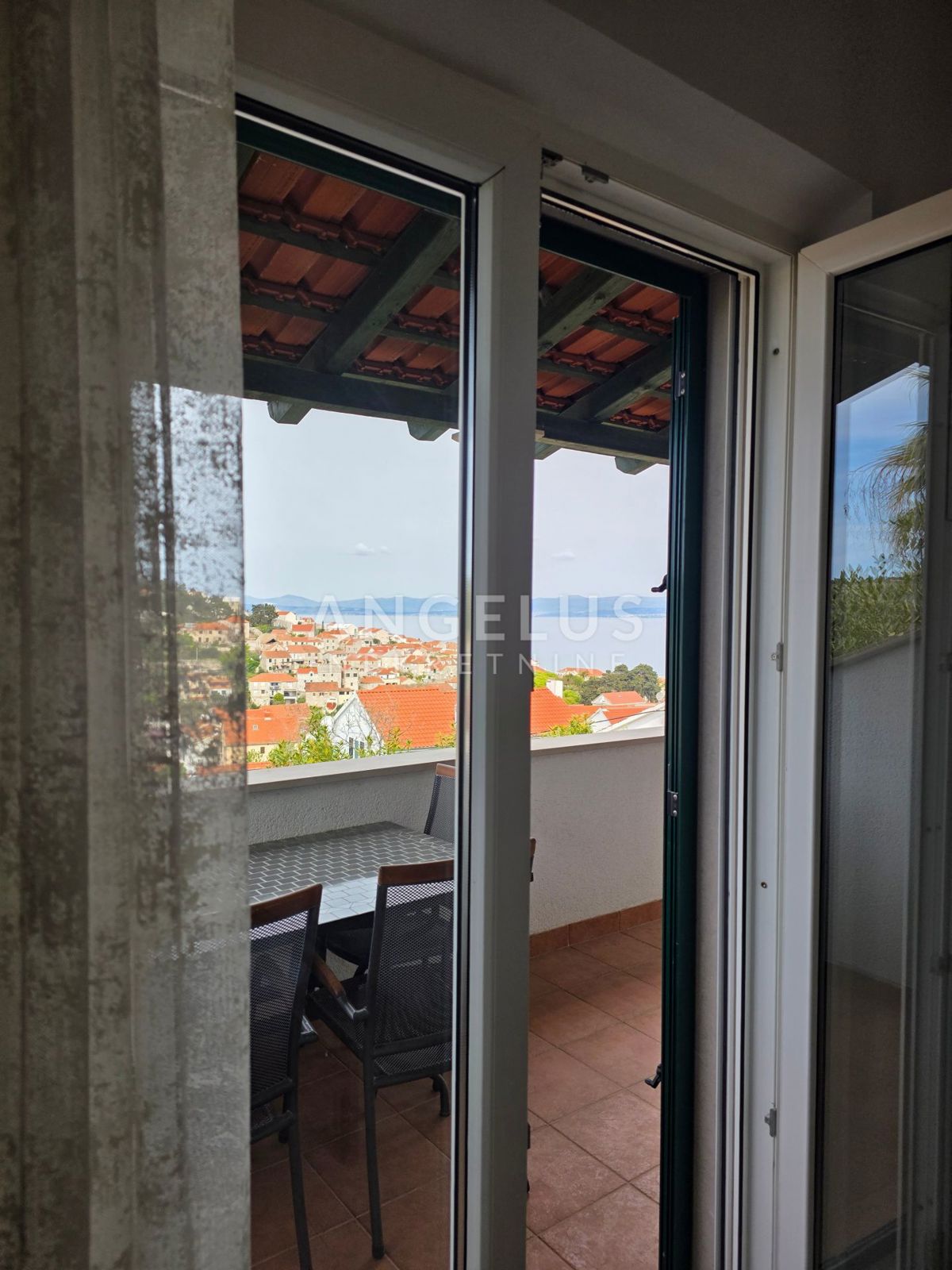 Bracč, Sutivan - hiša z odprtim pogledom na morje, PRODAMO