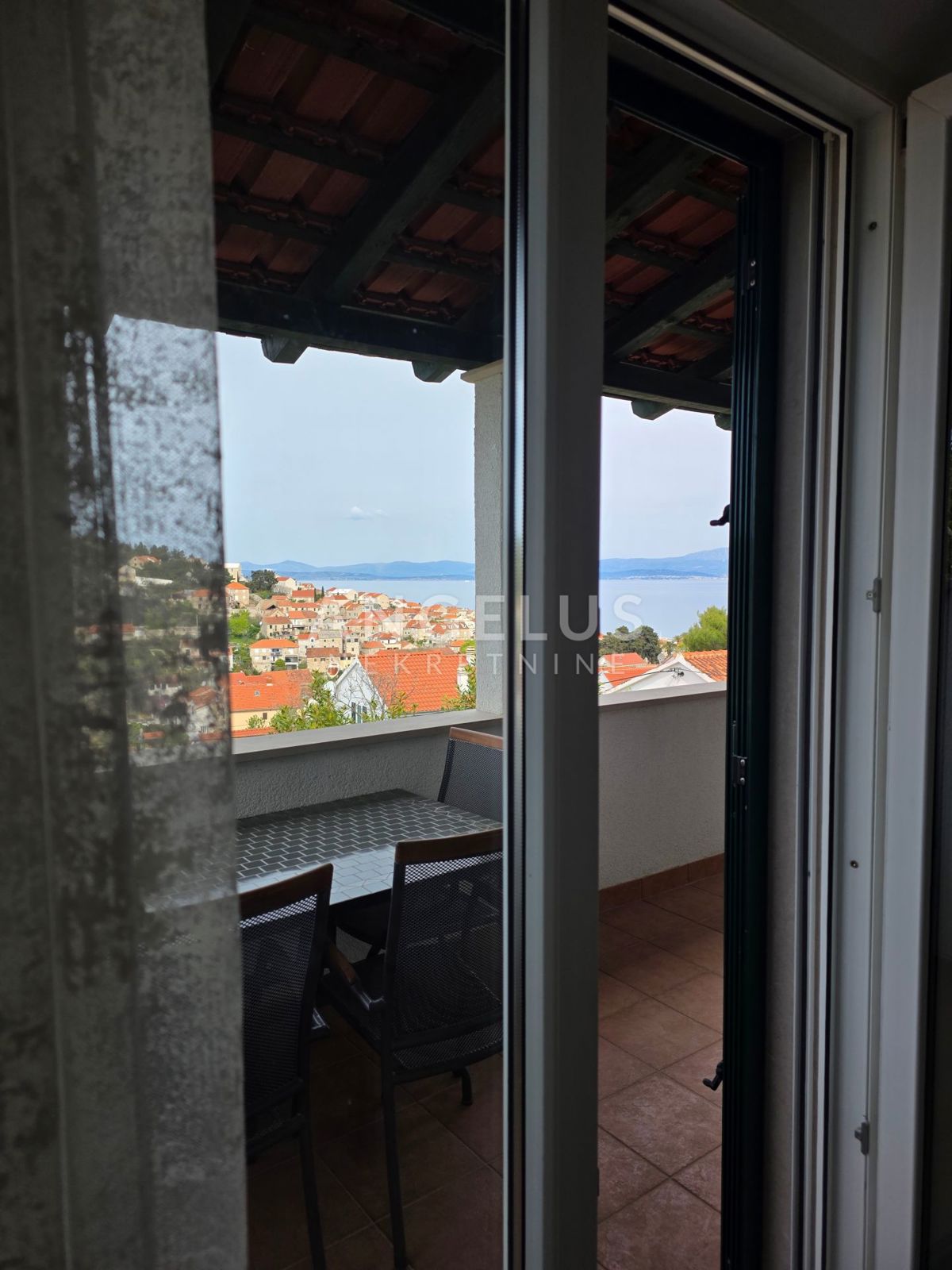 Bracč, Sutivan - hiša z odprtim pogledom na morje, PRODAMO