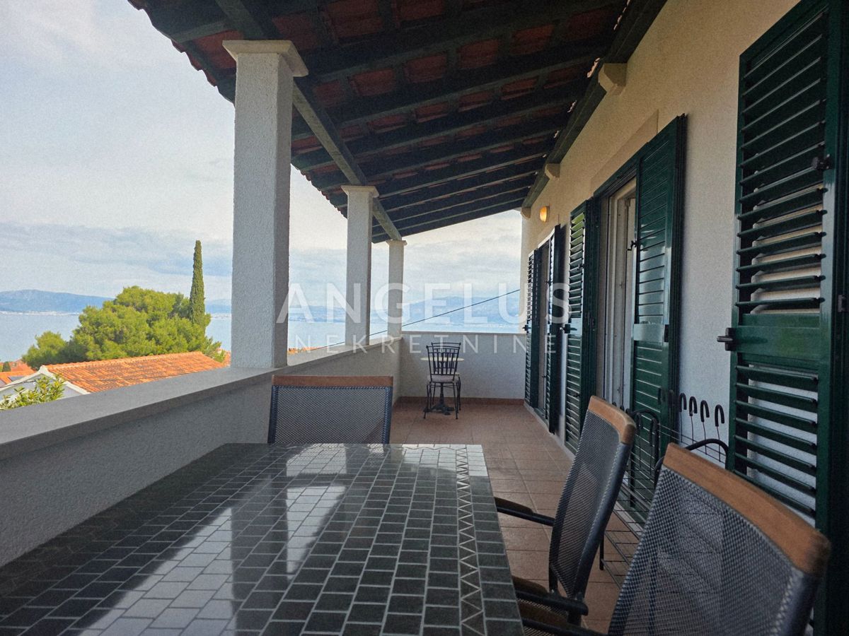 Bracč, Sutivan - hiša z odprtim pogledom na morje, PRODAMO