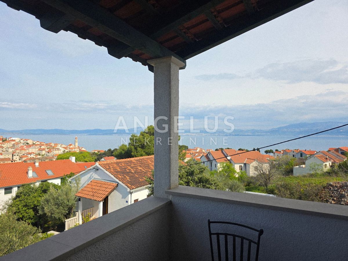 Bracč, Sutivan - hiša z odprtim pogledom na morje, PRODAMO