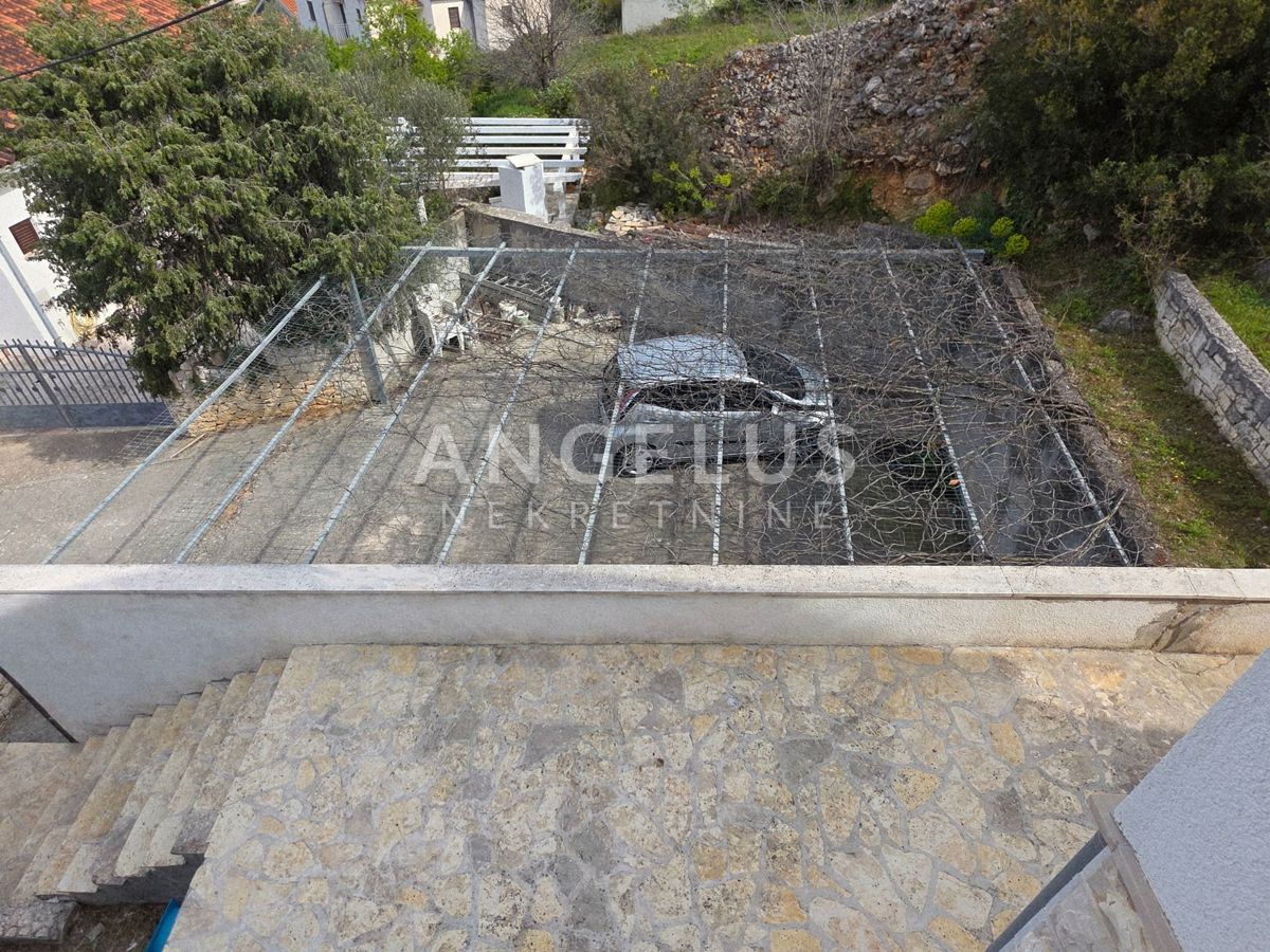 Bracč, Sutivan - hiša z odprtim pogledom na morje, PRODAMO