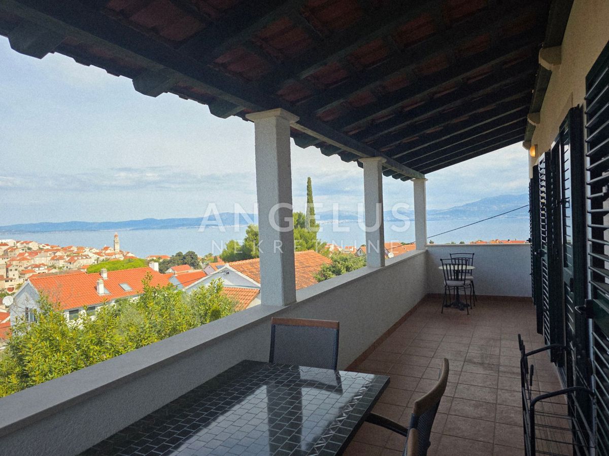 Bracč, Sutivan - hiša z odprtim pogledom na morje, PRODAMO